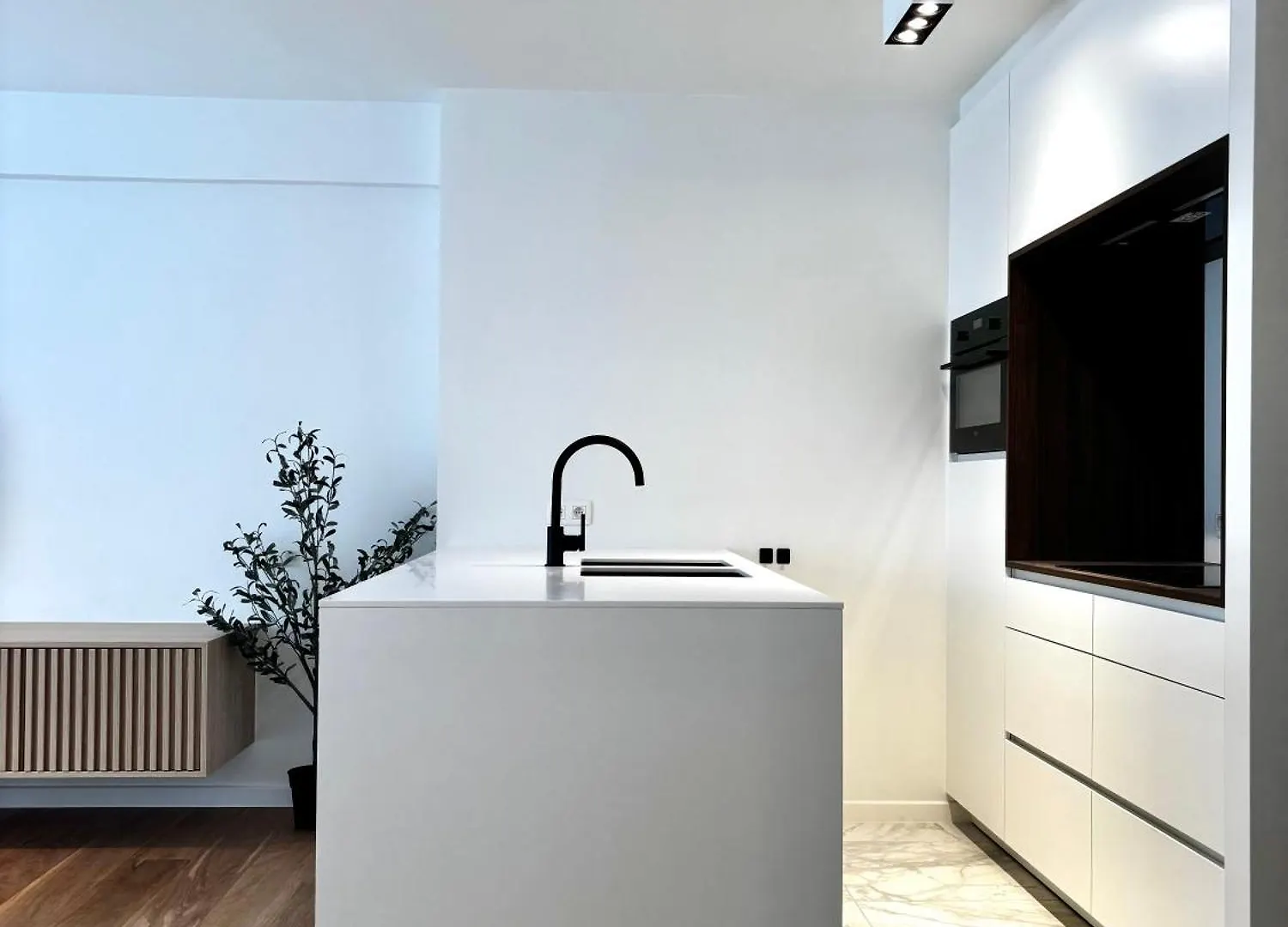 Beautiful Apartment With Parking Close To The Sea & City Center Ostend Belgium